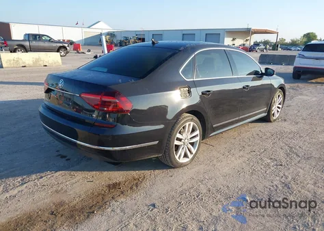 2017 Volkswagen Passat 1.8T Se z USA, uszkodzony, nr VIN 1VWGT7A3XHC008248
